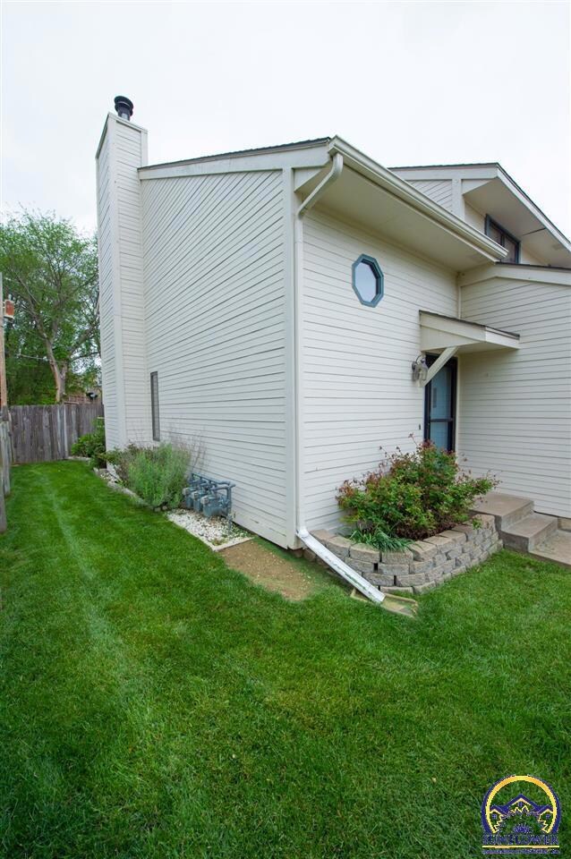 4832 SW 36th Terrace, Topeka, KS 66614 - photo 2