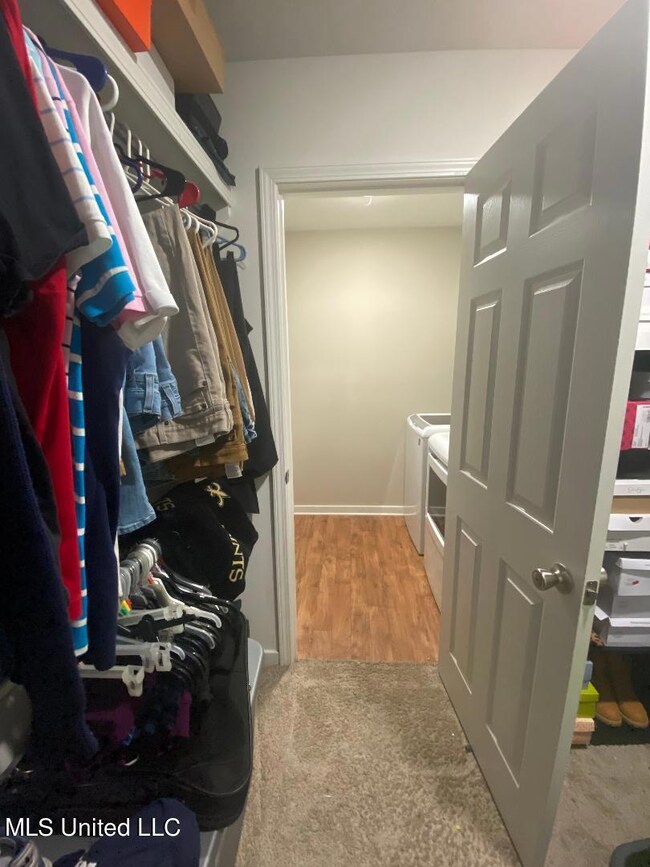 CLOSET