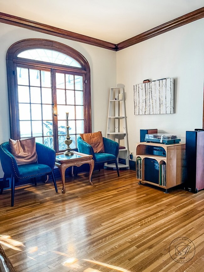 Sitting Room/Living Room Area