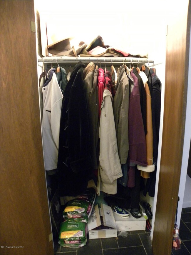 1037 N Webster Ave, Scranton, PA 18510 - photo 5