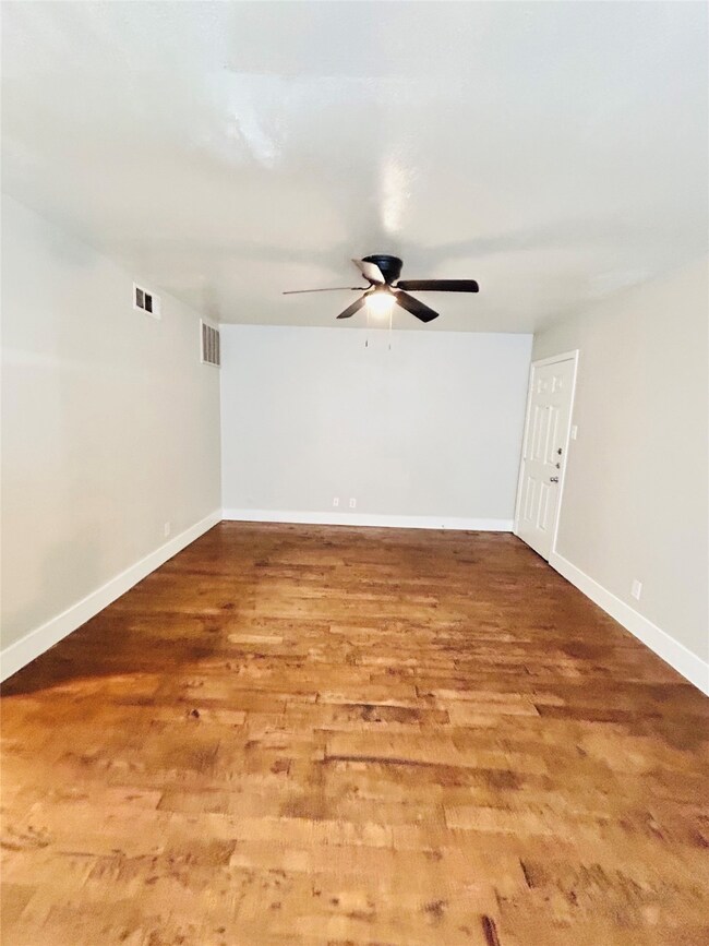 2211 S Vernon Ave unit 207, Dallas, TX 75224 - photo 7