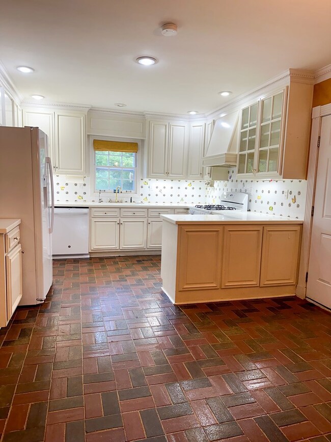 335 N Eufaula Ave, Eufaula, AL 36027 - photo 6