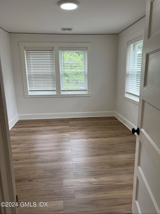 45 Bible St unit 2nd Floor, Cos Cob, CT 06807 - photo 6