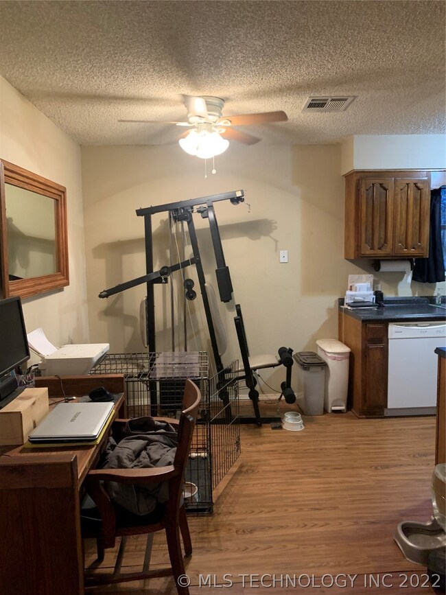 14628 S Xenophon Ave, Glenpool, OK 74033 - photo 4