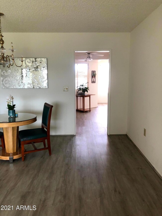 11126 W Desert Butte Dr, Sun City, AZ 85351 - photo 5