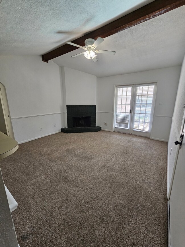 Large Living room with vaulted ceiling.