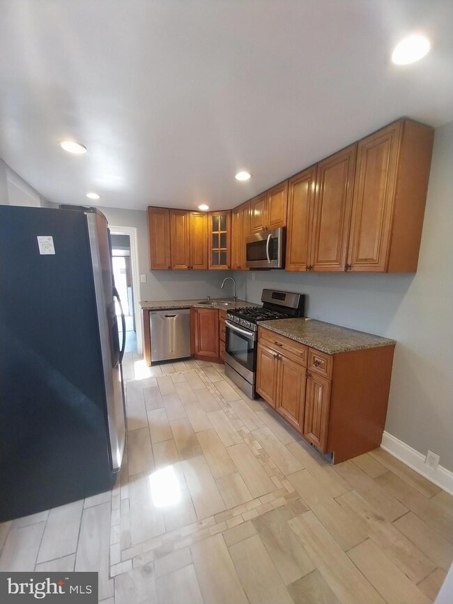 13 Stanbridge St, Norristown, PA 19401 - photo 7