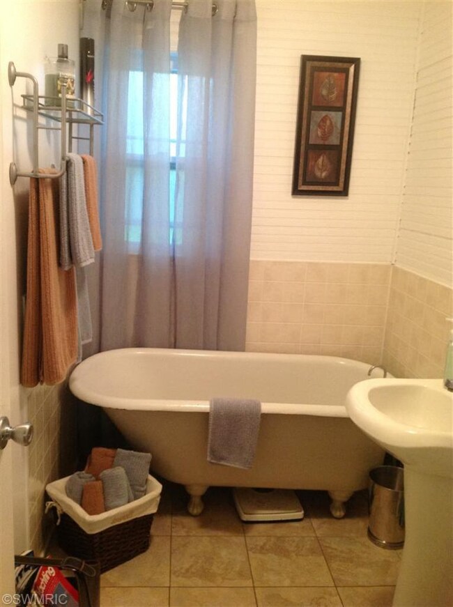 1901 Knapp St NE, Grand Rapids, MI 49505 - photo 5