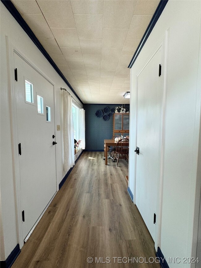 802 E 5th St, Cushing, OK 74023 - photo 5