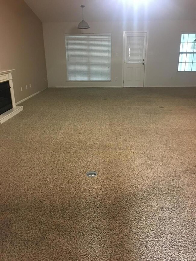 708 Live Oak Ave, Bay City, TX 77414 - photo 2