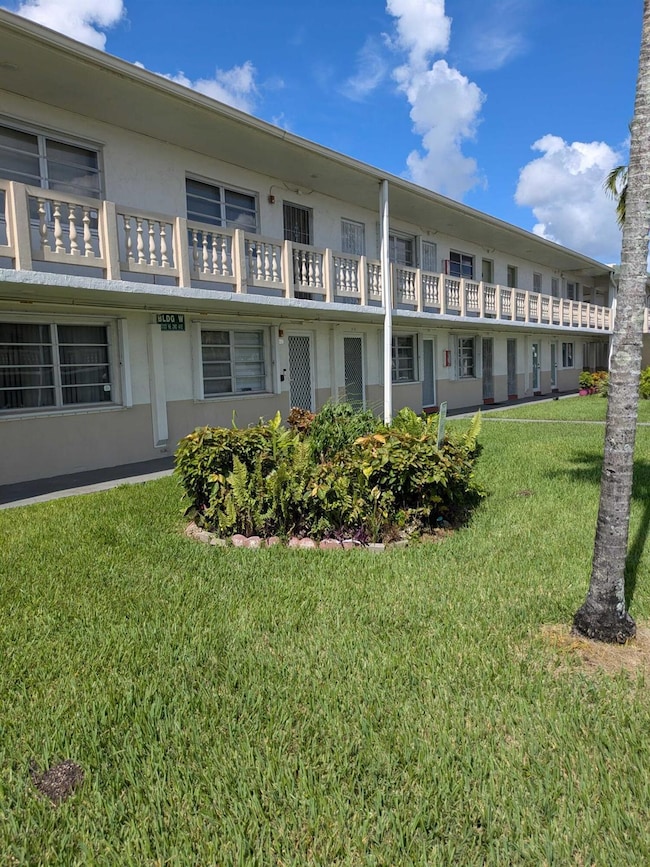 20120 NE 2nd Ave unit W20, Miami, FL 33179 - photo 3