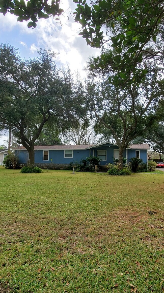 6002 Cottonwood St, Pearland, TX 77584 - photo 4