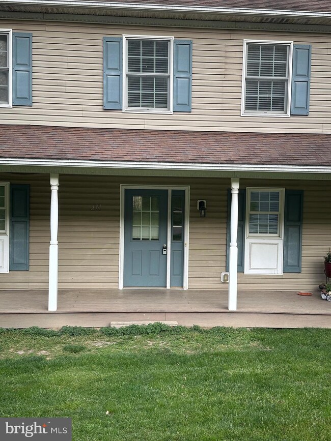 234 Southridge Dr, Berkeley Springs, WV 25411 - photo 2