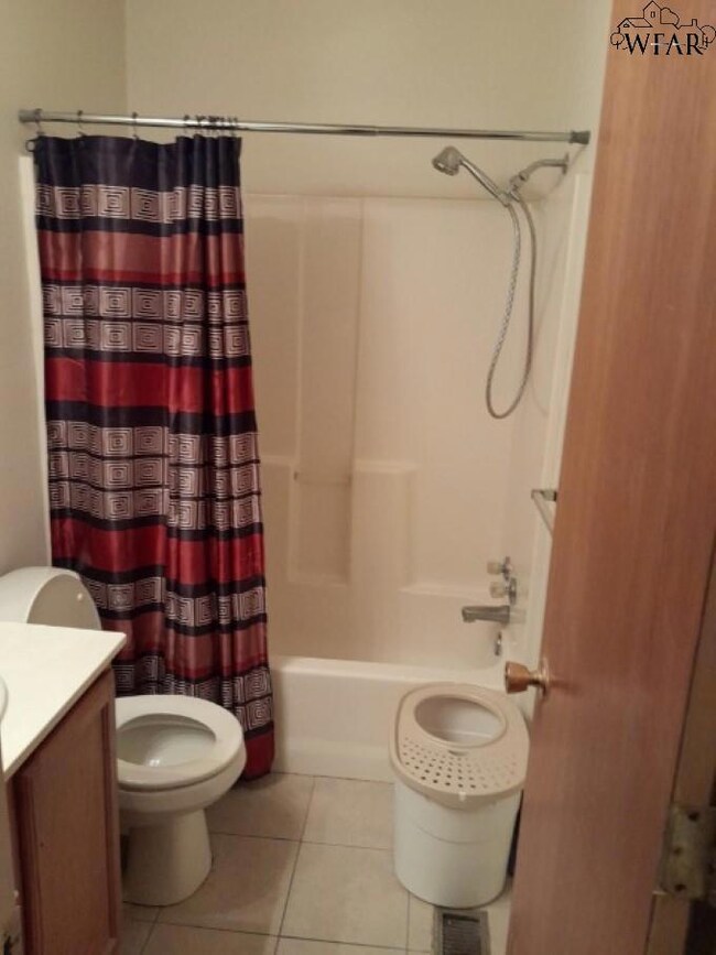 1723 Cimarron Trail unit 9C, Wichita Falls, TX 76306 - photo 7