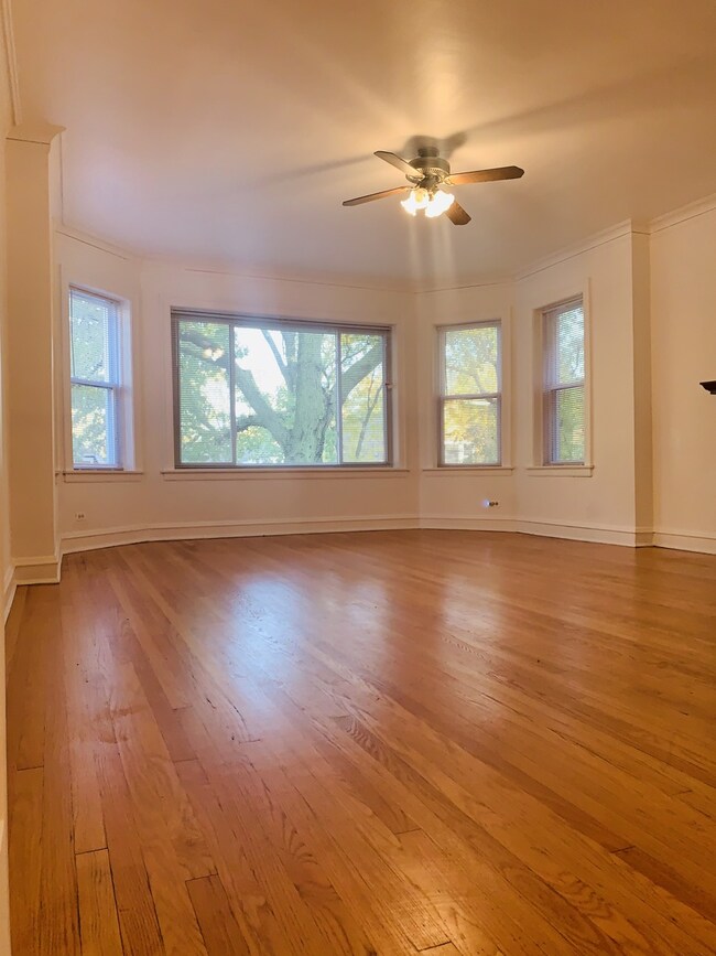 6316 N Rockwell St unit 2, Chicago, IL 60659 - photo 2