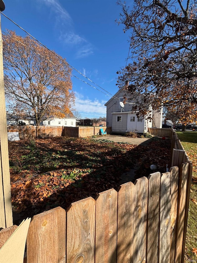 422 Monroe St, Monroeville, IN 46773 - photo 5