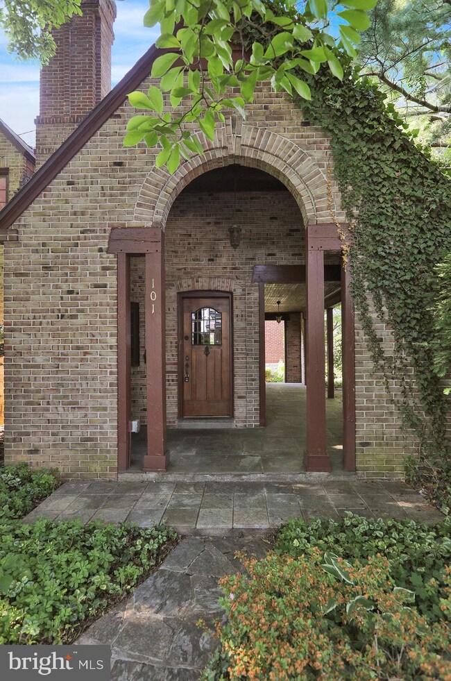 101 Elmwood Ave, Reading, PA 19609 - photo 3