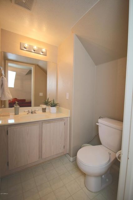 5- Guest Bath 1