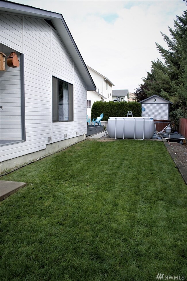 734 12th St NE, East Wenatchee, WA 98802 - photo 4