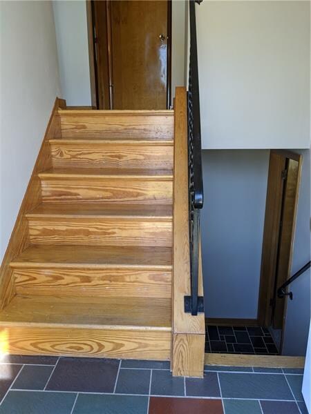 Entryway steps in this split level charmer. Look a