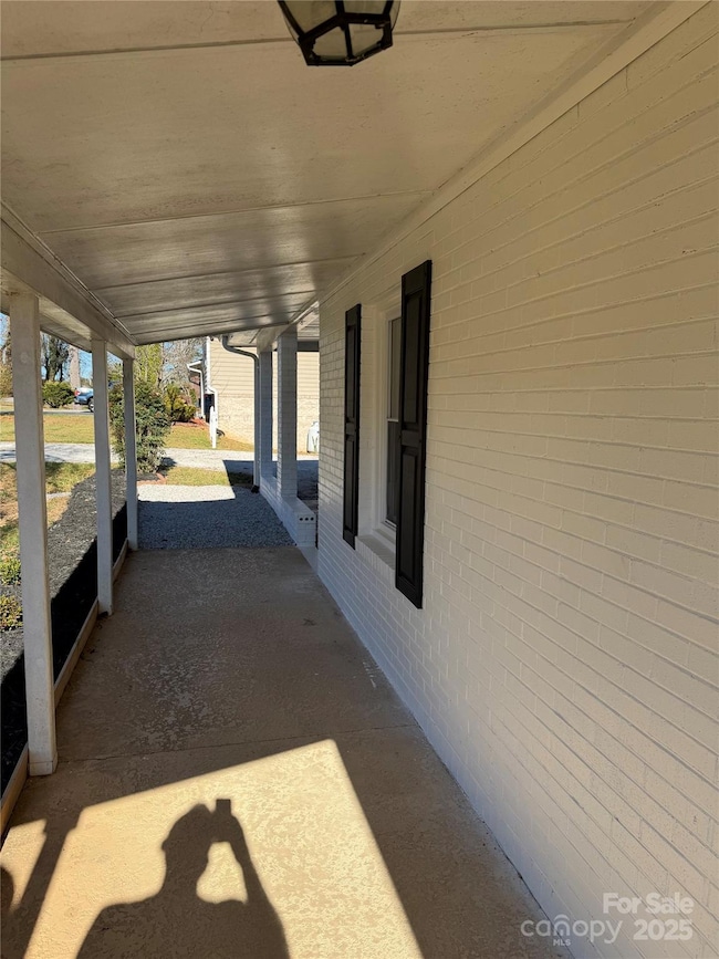 401 Bradshaw Ave, Hendersonville, NC 28792 - photo 5