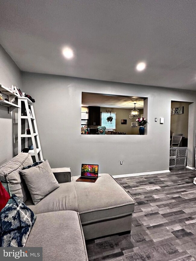 137 Sturbridge Dr, Sicklerville, NJ 08081 - photo 4