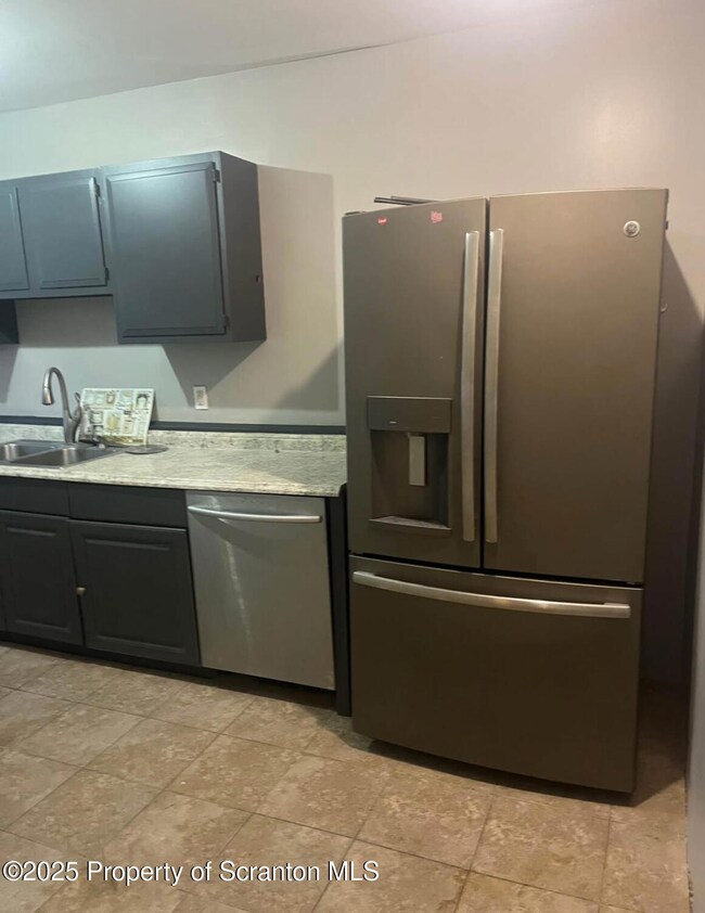 85 Main St unit 2, Olyphant, PA 18447 - photo 4