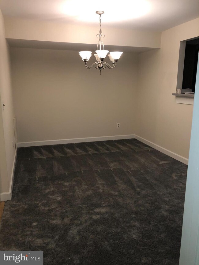 8111 Lacy Dr, Manassas, VA 20109 - photo 2