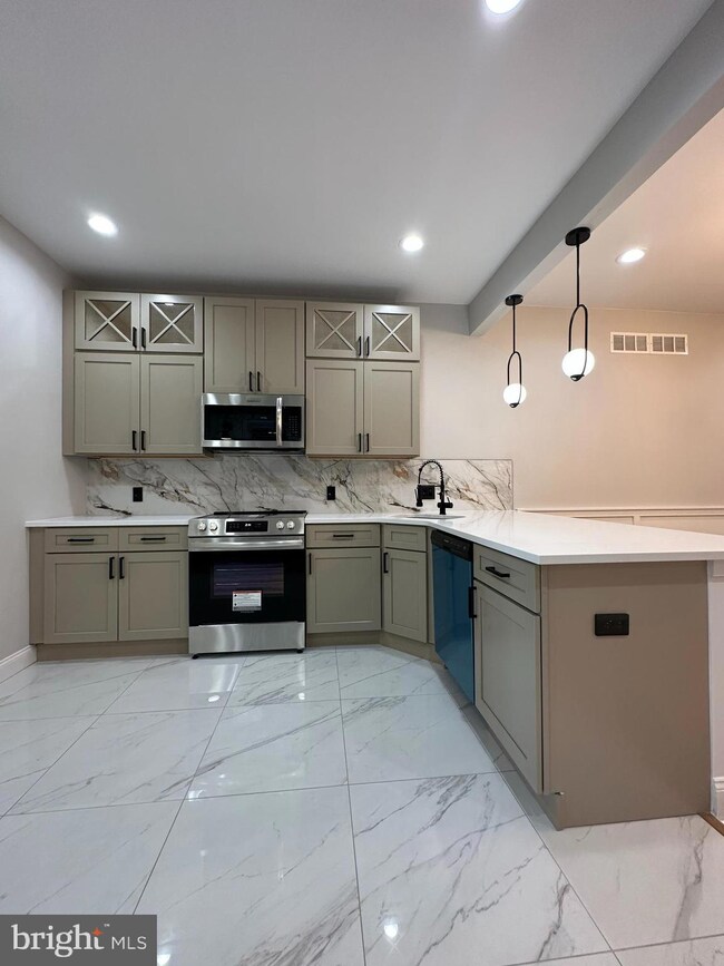 5036 Chestnut St, Philadelphia, PA 19139 - photo 4