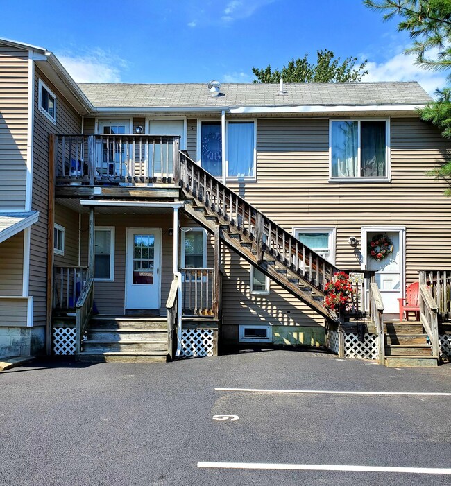 78 Ocean Ave, Old Orchard Beach, ME 04064 - photo 6