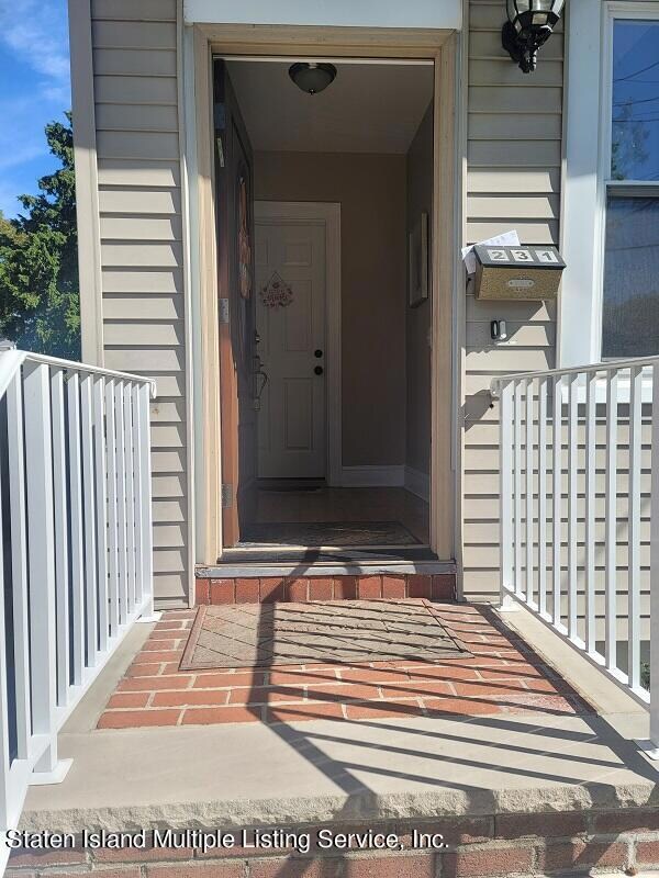231 Otis Ave unit 1, Staten Island, NY 10306 - photo 6