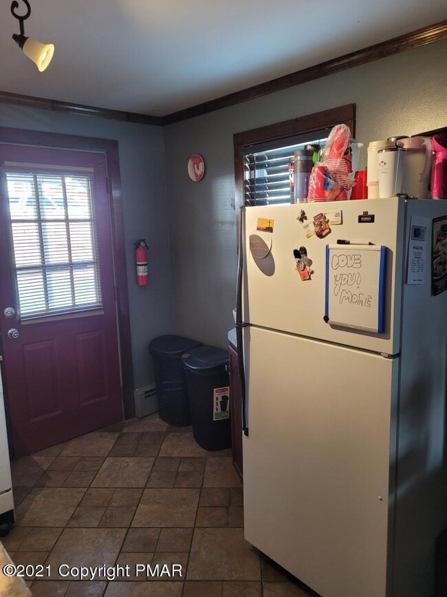 209 B St, Pen Argyl, PA 18072 - photo 6