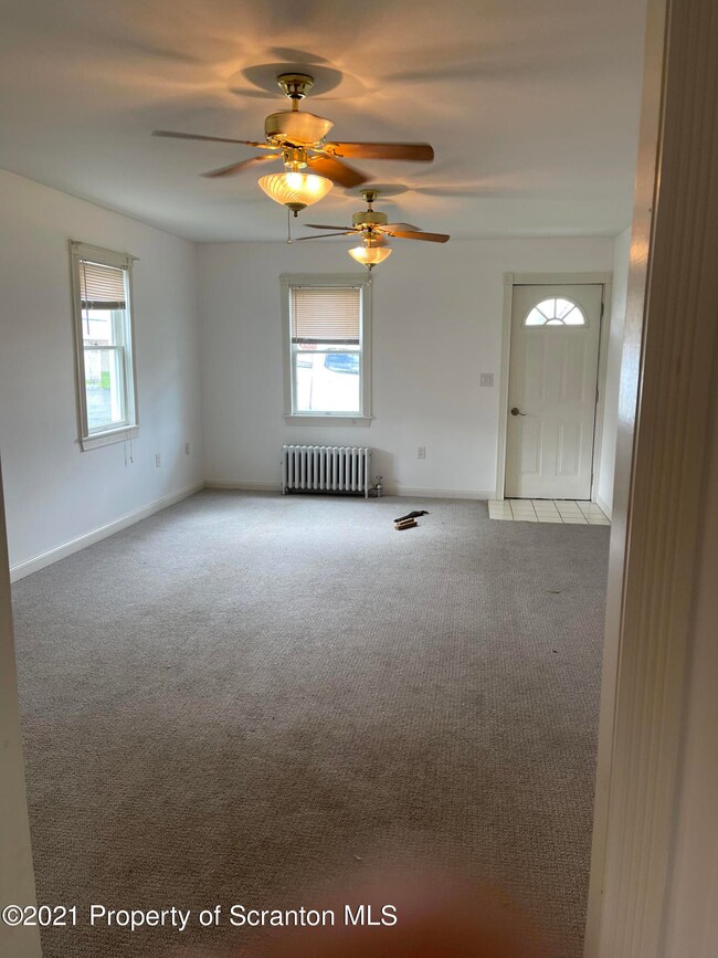 310-312 Cleveland St, Olyphant, PA 18447 - photo 7