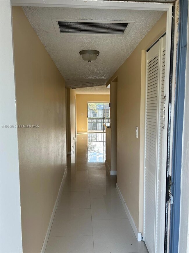 7910 Colony Cir N unit 209, Tamarac, FL 33321 - photo 2