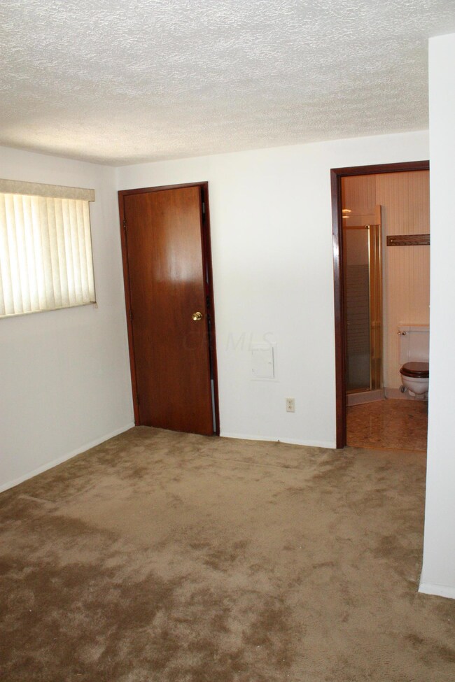 986 Harwood Dr, Columbus, OH 43228 - photo 7