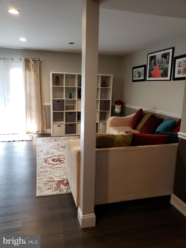 2918 Williamsburg Ct, Woodbridge, VA 22191 - photo 5