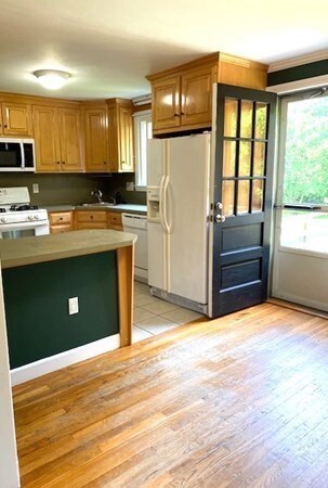 101 S Sreet unit 101, Medfield, MA 02052 - photo 5