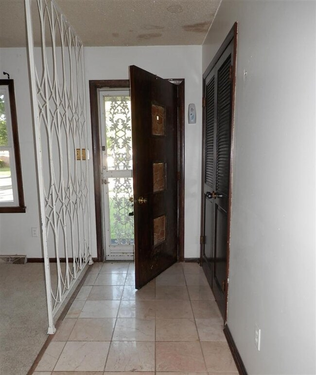 5340 Jackson St, Merrillville, IN 46410 - photo 2