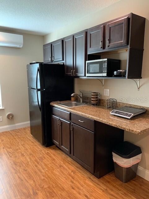 517 N Disston Ave, Tavares, FL 32778 - photo 4