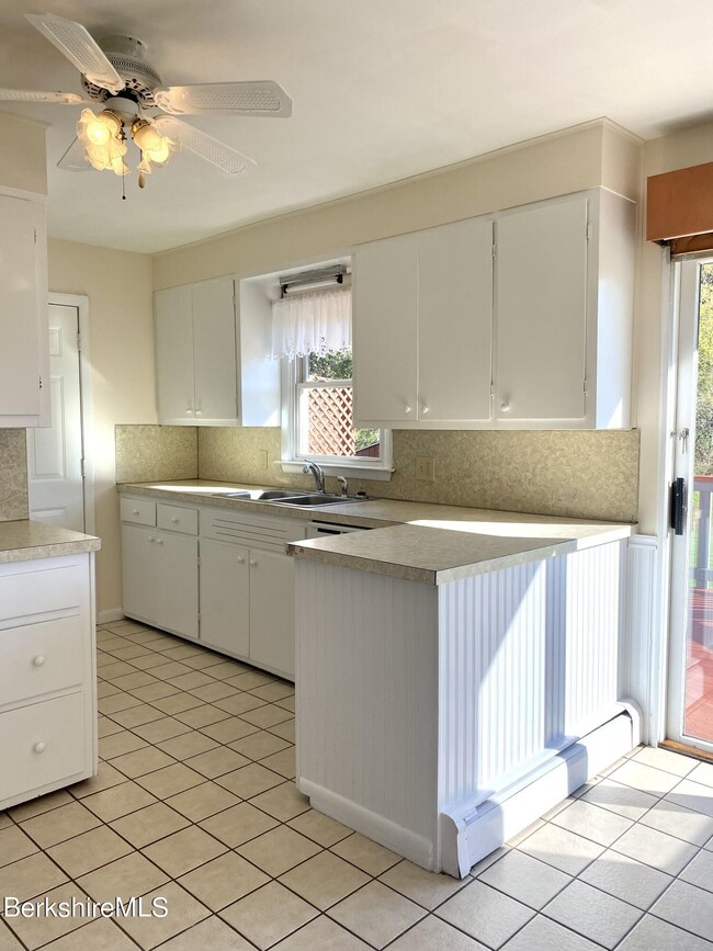 22E958D6-04C5-404E-BCFA-0C999657FAFF