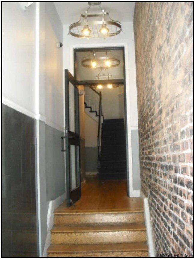 811 Madison Ave, Albany, NY 12208 - photo 3