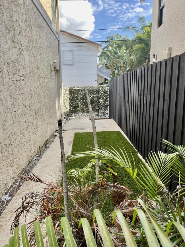 511 29th St unit C, West Palm Beach, FL 33407 - photo 7