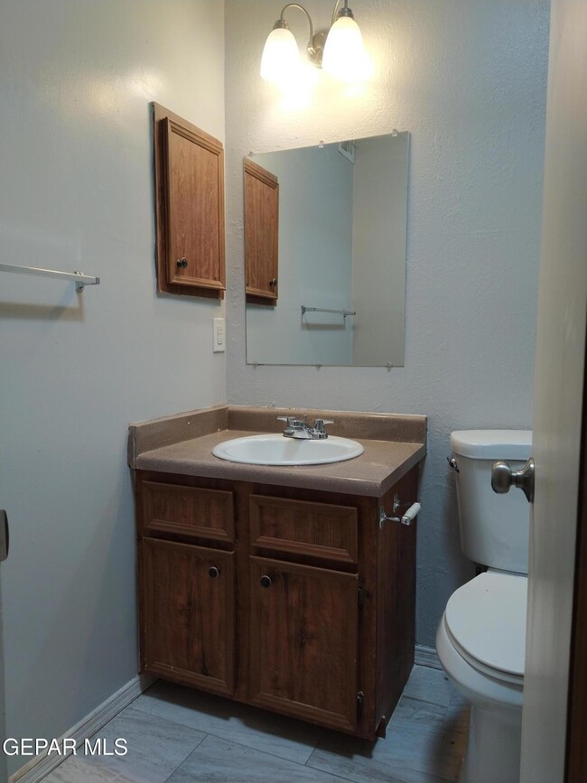 10628 Cuatro Vistas Dr unit C, El Paso, TX 79935 - photo 7