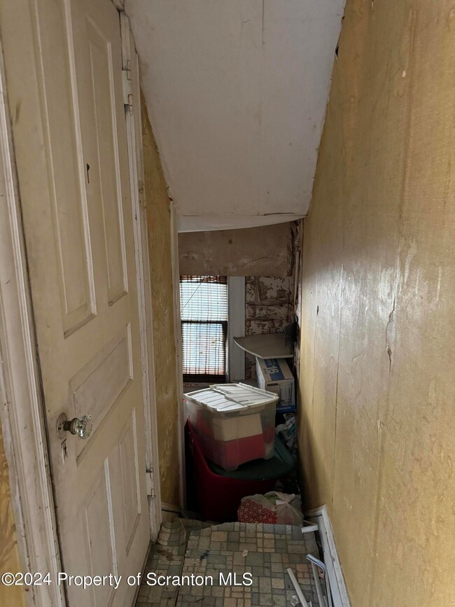 70 Academy St, Wilkes Barre, PA 18702 - photo 5