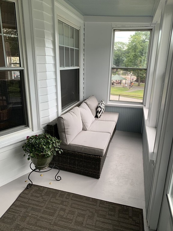 14 Forsberg St, Worcester, MA 01607 - photo 4