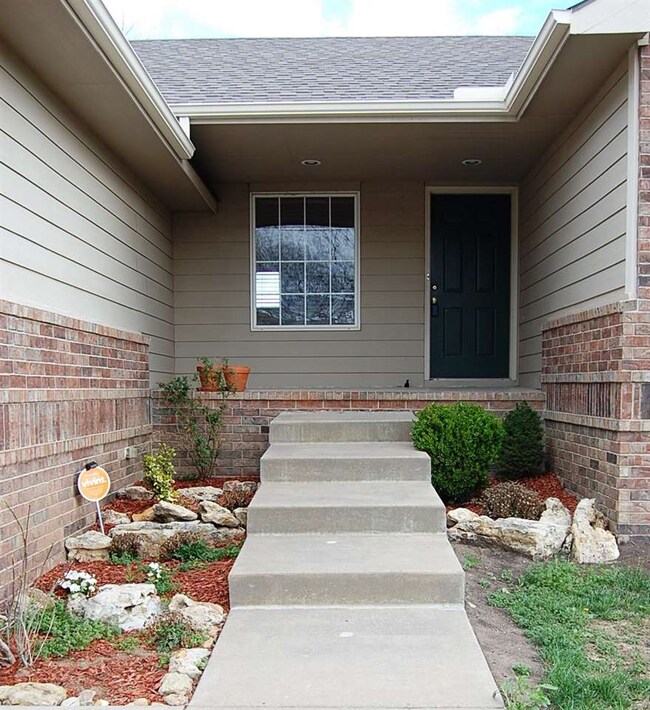 Great curb appeal!
