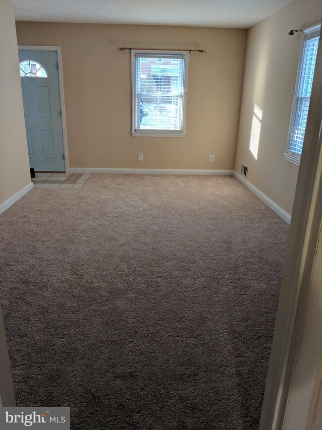 8417 Oakleigh Rd, Parkville, MD 21234 - photo 2