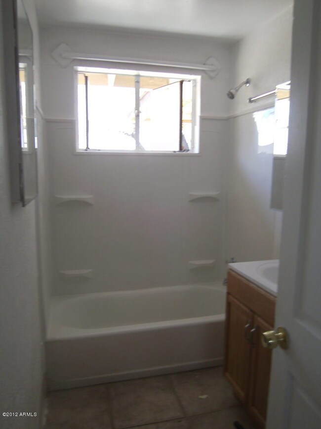 1327 E Carol Ave unit A, Phoenix, AZ 85020 - photo 4