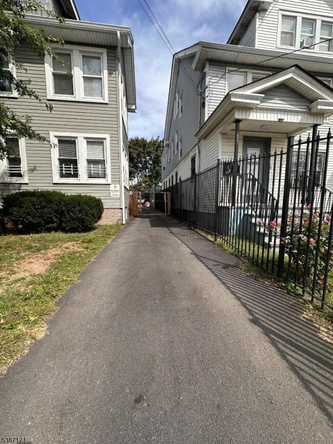 87 Lyons Ave unit 89, Newark, NJ 07112 - photo 3