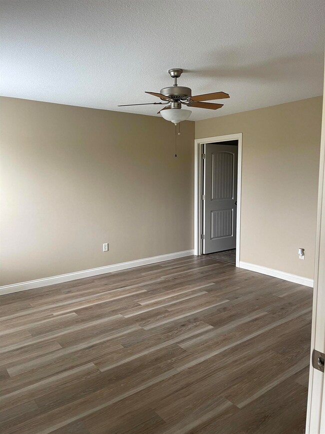 826 Heatherwood Ln, Ossian, IN 46777 - photo 5